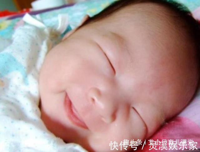 啼哭声|女婴出生对着妈妈笑,却被婆婆打了一巴掌,医生竟夸赞打得好
