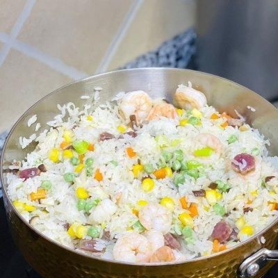 米饭|这样的食材超丰富的腊肠荷叶饭你能吃多少？