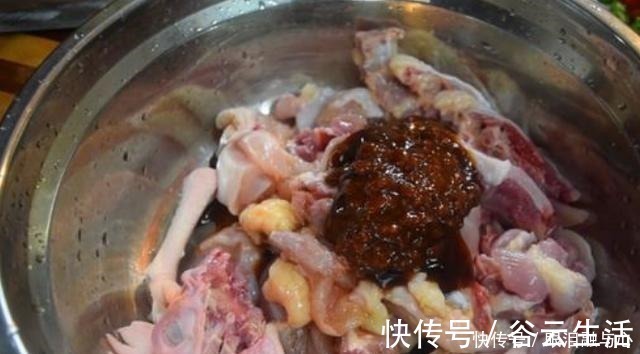 炖鸡要焯水吗牢记“2必做1不做”,保证软嫩鲜香,入味没腥味