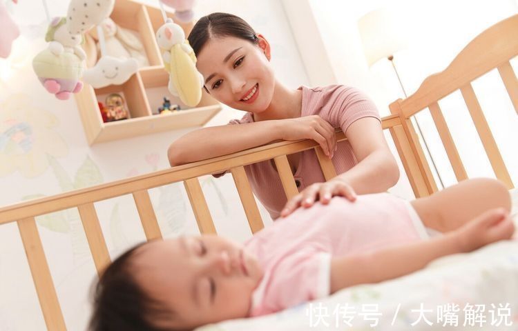 宝宝|新生儿睡觉也有误区,这些行为很多家长都在做,当心影响娃健康