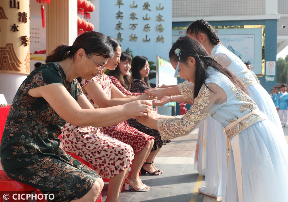 谭云俸|老师，怎么“奖”您都不为过