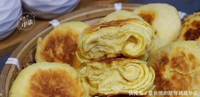 做烧饼别用水,这做法太香了,皮酥里软,空口能吃撑,比面包都香