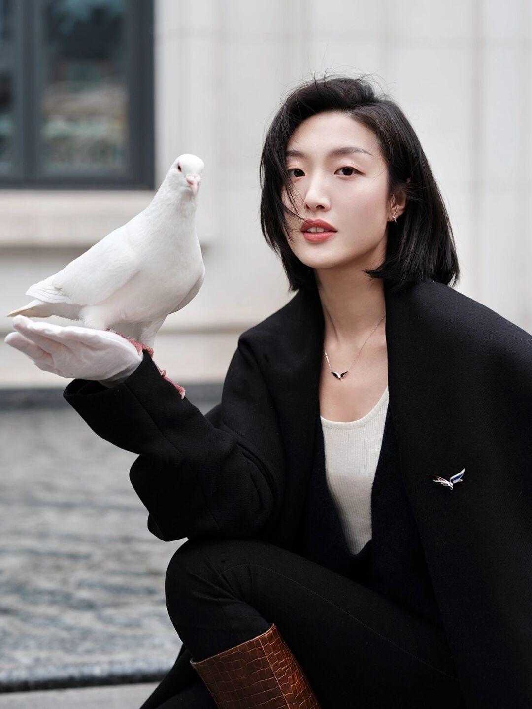 单品|高筒靴除了黑色外,你还可以选这几种颜色,上脚显瘦还有女王范