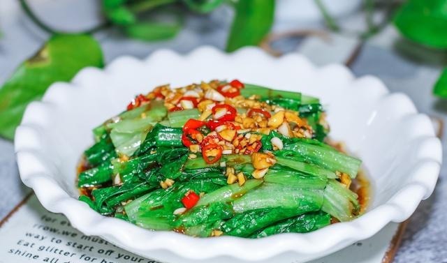 很多人不认识这种蔬菜,每天炒一盘,肠道通畅了,胖人越吃越瘦