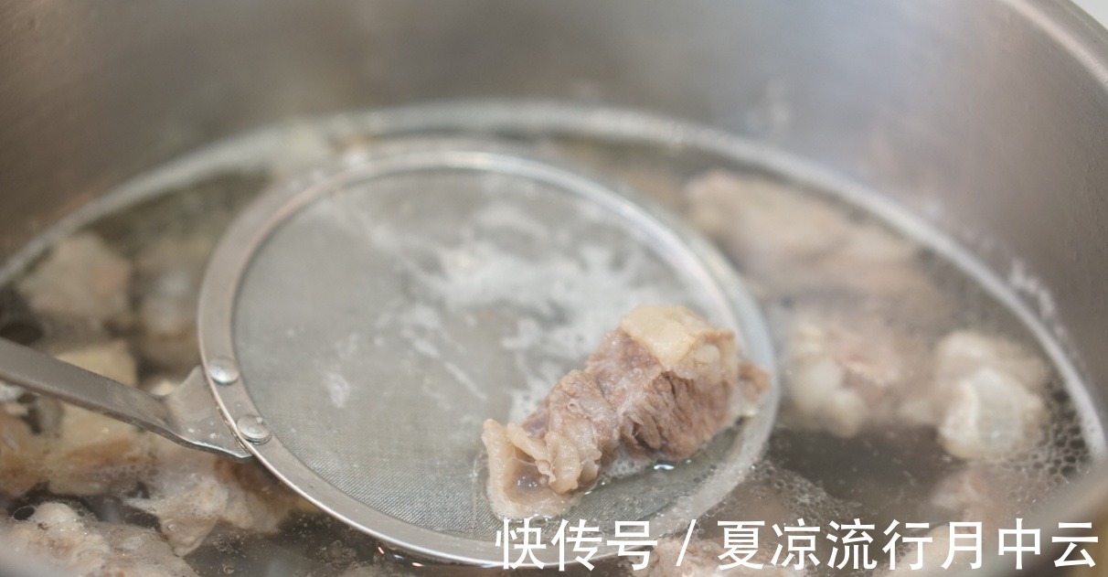 牛腩|香浓好吃的咖喱，搭配上软烂的牛腩肉，真美味！