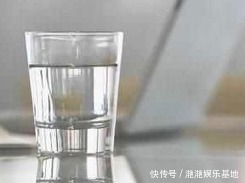 早晨起来要不要空腹喝水?很多人都做错了,别等进医院再后悔