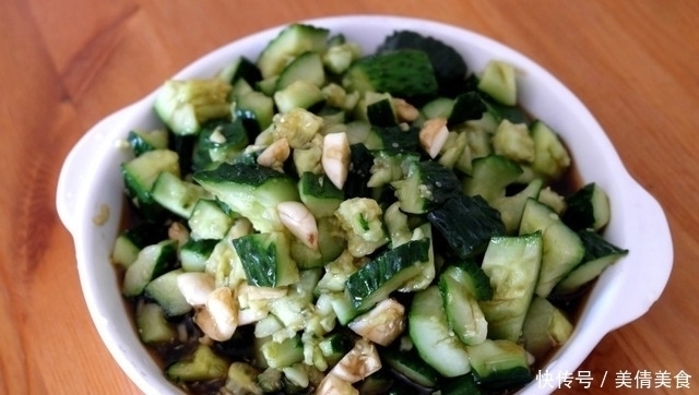 午餐肉切|三口人的晚饭吃得清淡些,三个菜一个主食,简单易做经济实惠