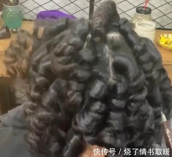 女孩|奇闻:女孩去烫头发,本以为是要发型被毁,结果却让人羡慕