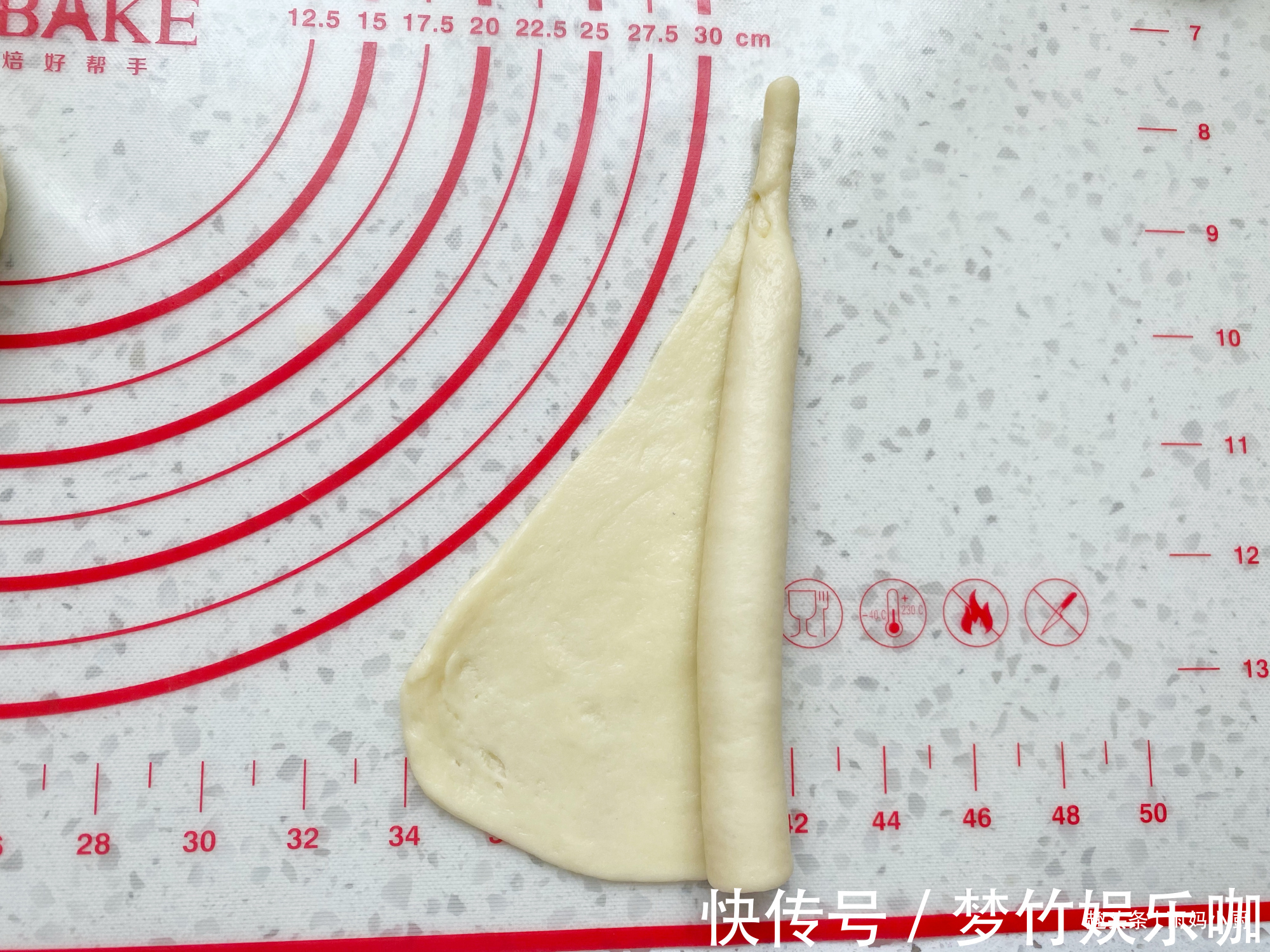 黄油|用了九年的面包配方,奶香浓郁又拉丝,做法简单,比买的好吃