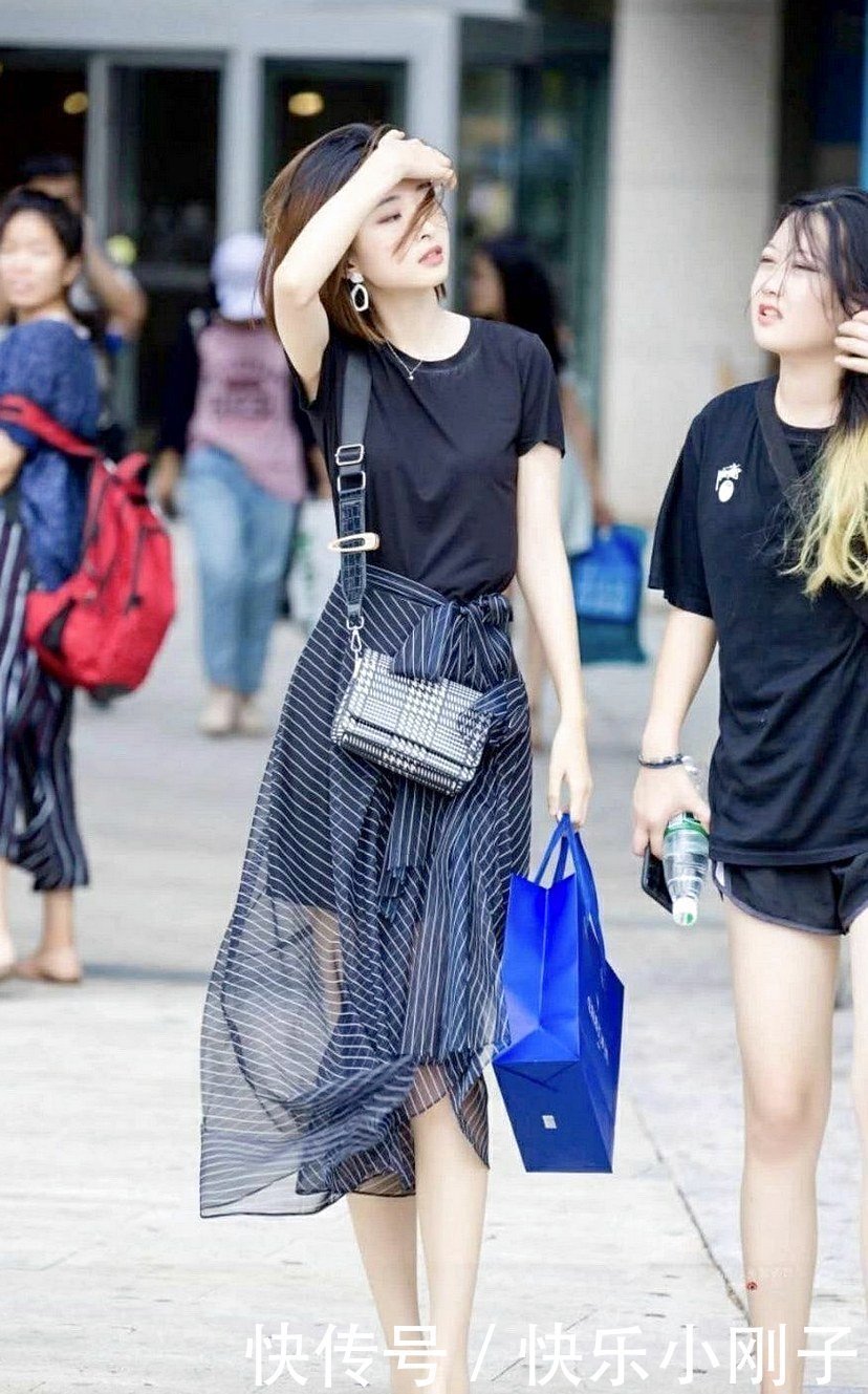 样才可以|通常穿搭寻求性格范,随时展现出优雅的造型!