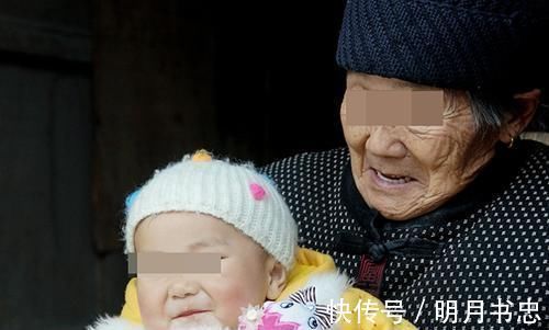 父母|宝宝到底该跟谁?跟老人和跟父母,性格差别其实并不大