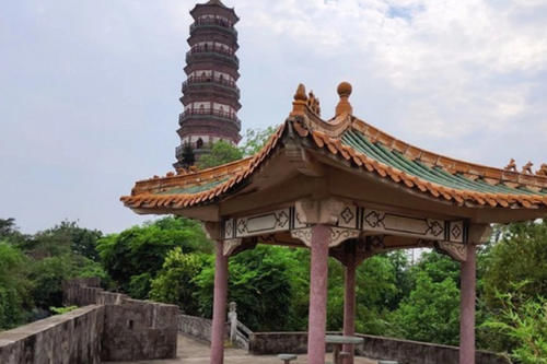 雷州“明珠”公园爆火，形似一座古城，被称雷州古建筑“博物馆”