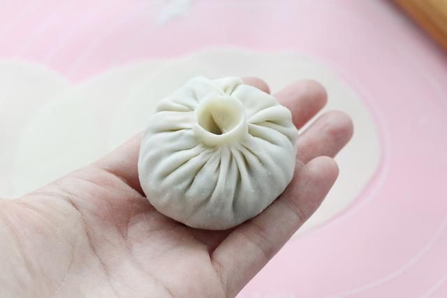 鲜美|懒人版生煎包，不揉面不发酵，半小时就做一锅，皮薄如纸倍儿鲜美