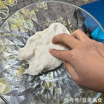 酸菜豆腐丝包子这样做，手残党也能当大厨