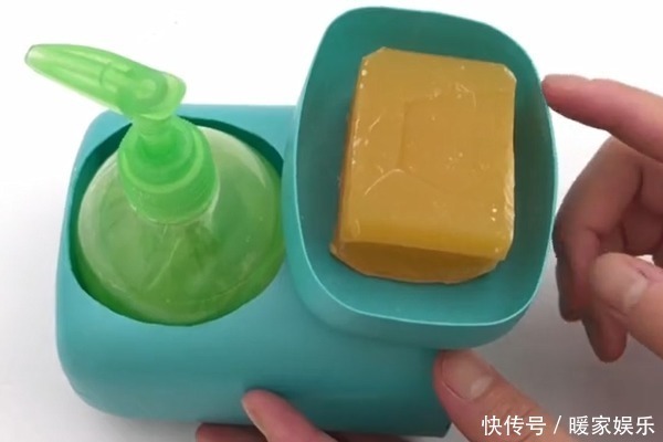 全家|洗发水瓶不要扔，中间割2个圆，放在卫生间，全家人都要抢着用！