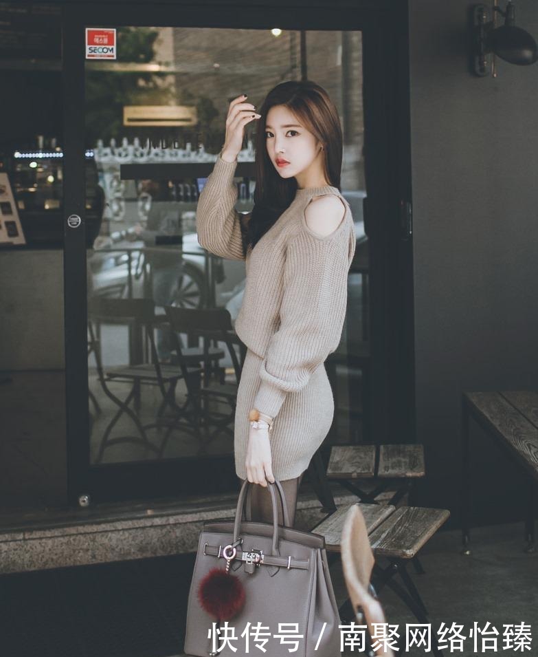 连衣裙|针织包臀连衣裙+黑丝袜,美丽又时尚,气质这块拿捏的稳稳的