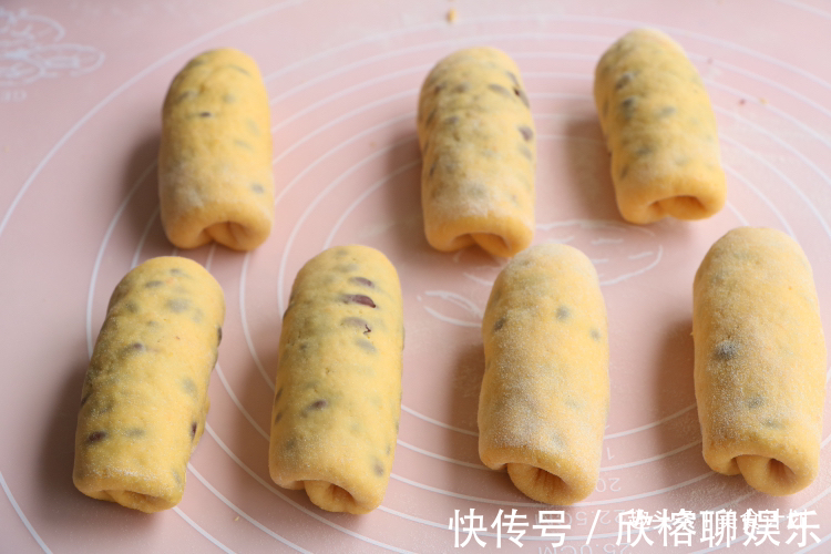 红豆吐司|学会红豆新做法,以后再也不煮粥了,香软营养,女儿每顿吃2个