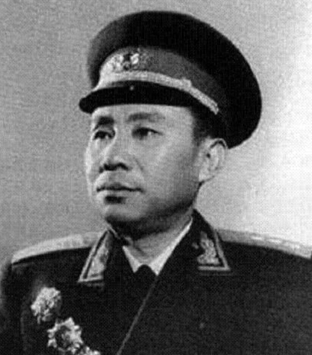 相遇|这三位原本是在一个班，等再次相遇时，班长是中将，战士却是上将