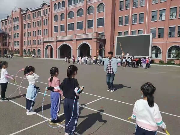 体育活动|立新实验小学：【立新?双减】体质管理篇——增强体育锻炼，与健康同行（三）（图）