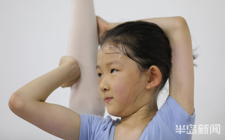 半岛叨叨丨|半岛叨叨丨谁还不是个宝宝呢？我们都是宇宙“萌主”