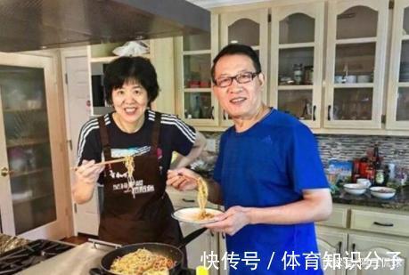 爱国|郎平女排新职务曝光,发国外生活动态却遭球迷吐槽,郎导真冤