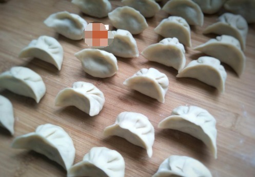 用它来包饺子,味道好鲜美,成本好低,吃一次想十次