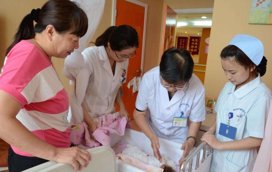 大小|胎儿的大小,跟孕妈吃多少关系不大,胎儿的大小跟这6个因素有关