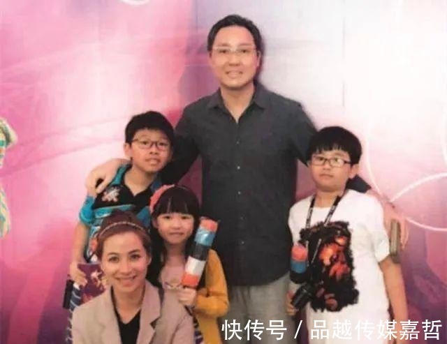 风月女王|“风月女王”麦家琪：昔日作品被儿子调侃，恼羞成怒扇儿子巴掌