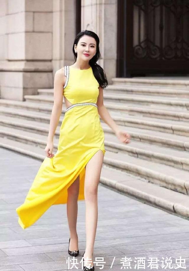 针织衫|连衣裙的时尚穿搭，淑女风中又增添几分小性感，颜色高级
