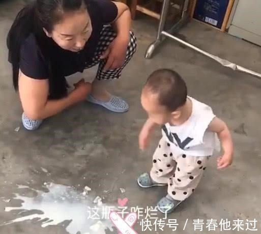 吵架|“小话痨宝宝”打碎奶瓶和奶奶吵架,网友别说了,是爸爸弄得!