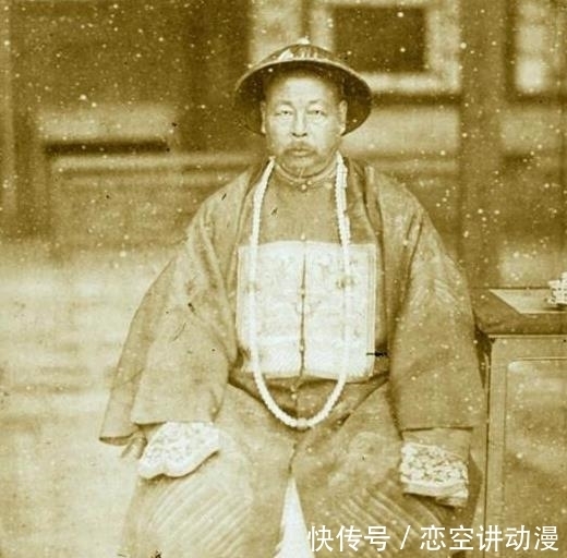 衙门|晚清老照片:状元肚大腰圆富贵相,衙门堂上犯人蹲着很害怕!