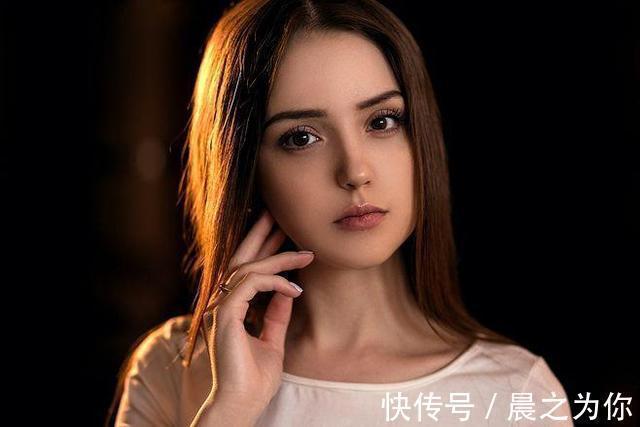 健身房|1米75美国模特身材管理有方，迷人曲线，或靠这项运动