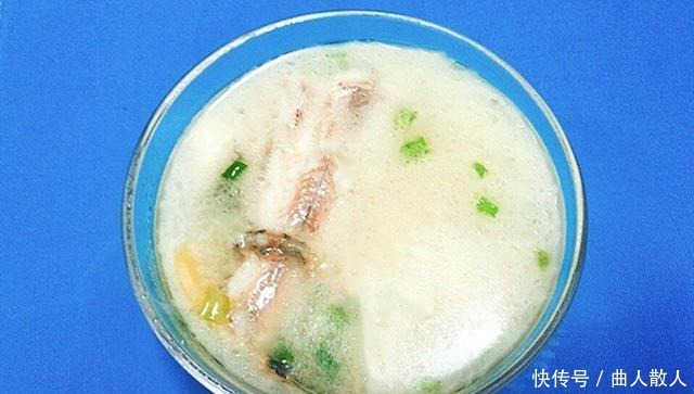 炖鱼汤时,不论哪种鱼,多加这一步,汤色浓白鲜香,营养又好喝