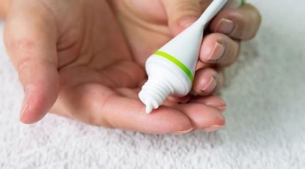 念珠菌感染|这种药膏不是“万能药”,长期使用危害很大!你家可能就有