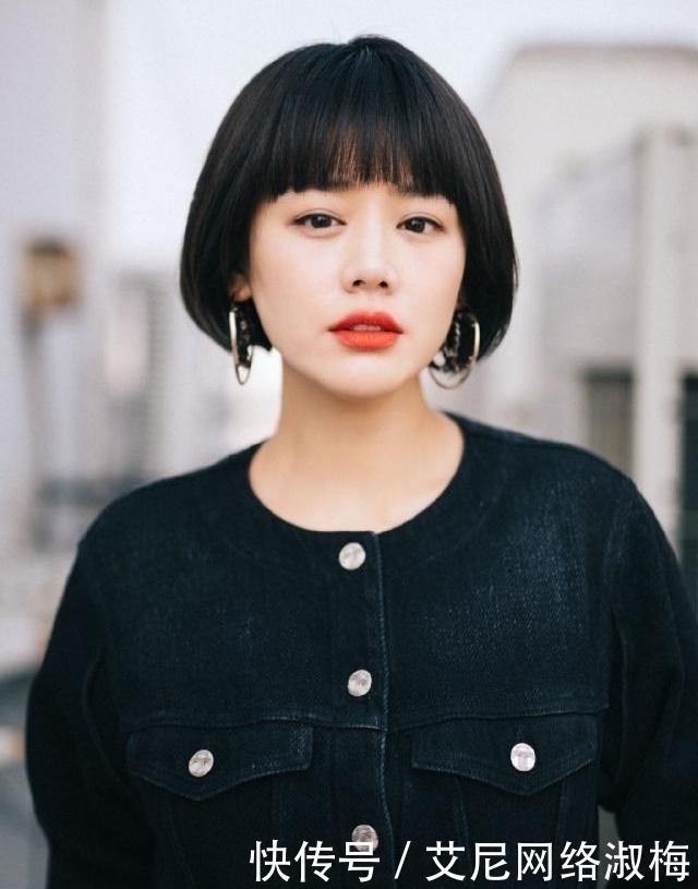 头发|50岁的女人少做3种发型,自以为很时髦,实际老气还很伤头发