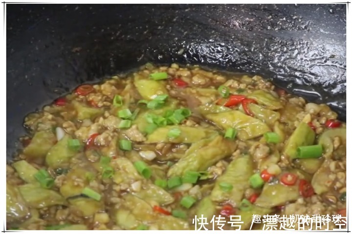 肉末茄子最好吃的做法，吃起来比肉都香，每次炒10根茄子都不够