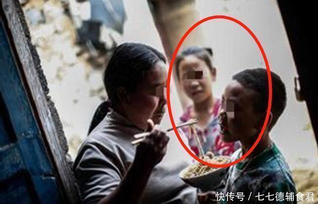 宝妈|“能让我尝一口吗”?7岁姐姐哭着求弟弟,可宝妈的举动太过分