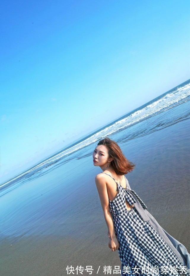 旅游|一款仙气飘飘的旅游海滩度假连衣裙，让你留住永不消失的风采