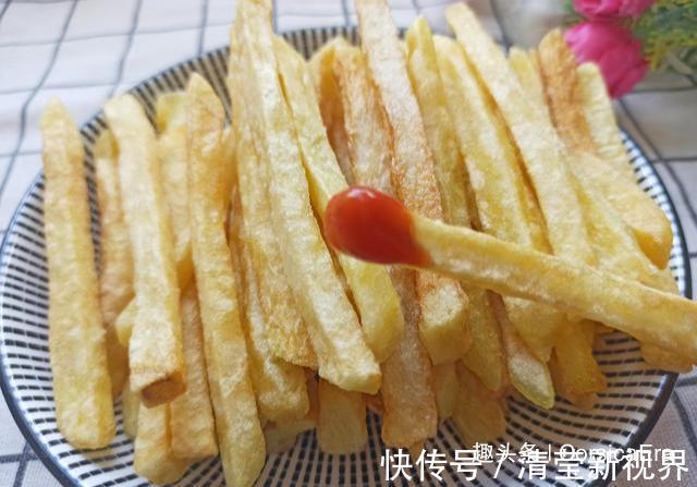 炸薯条|简单的三个土豆,一把淀粉,让你的下午充满幸福感,去试试吧!