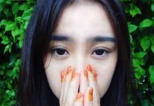 颜值|女孩子最“伤鼻子”的3行为,严重拉低颜值,异性缘会直接归0哟
