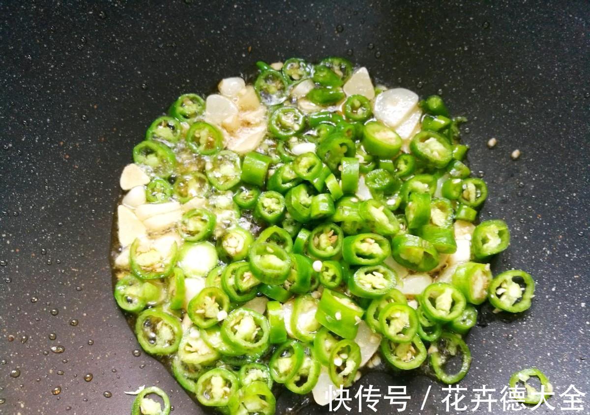 豆豉|秋天要多吃空心菜，鲜嫩又好吃，简单炒一炒就上桌，家人抢着吃