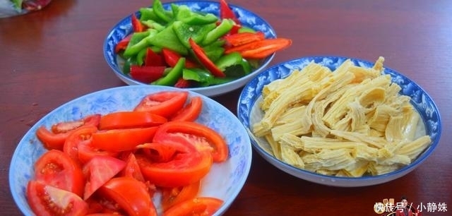 腐竹|自从学会番茄炒腐竹的做法,全家三天两头点名要吃,开胃又下饭!