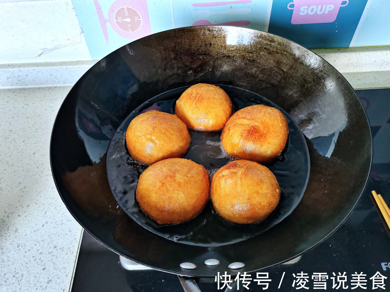 面包换个吃法,出锅太解馋了,让我想起了小时候吃过的面包味道