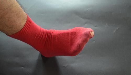 穿破的袜子不要扔, 简单剪一刀, 旧袜子变得和新的一样, 太实用了