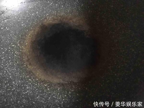 过年,花生米别再油炸了,试试这种新做法,比肉还香,上桌就扫光