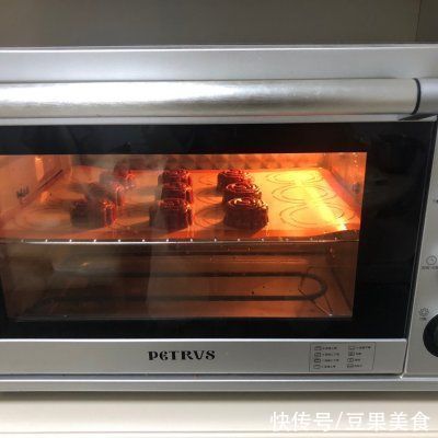 玫瑰红豆酥，弥漫着爱的浪漫