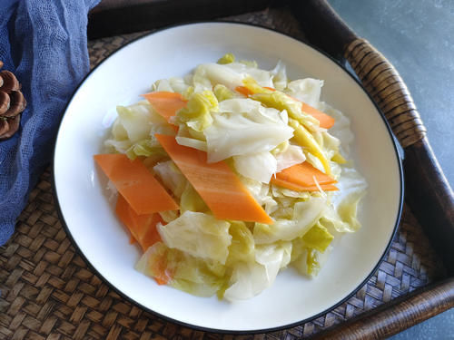  包菜|酒店一般不外传的开胃泡菜，酸甜嘎嘣脆，下酒下饭都合适，收藏了