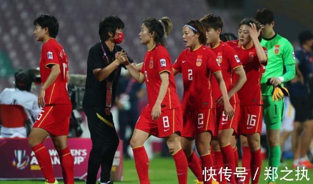 中国女篮|苏群评女足夺冠:男足和男篮问题本质类似 输越南堪比男篮负省队