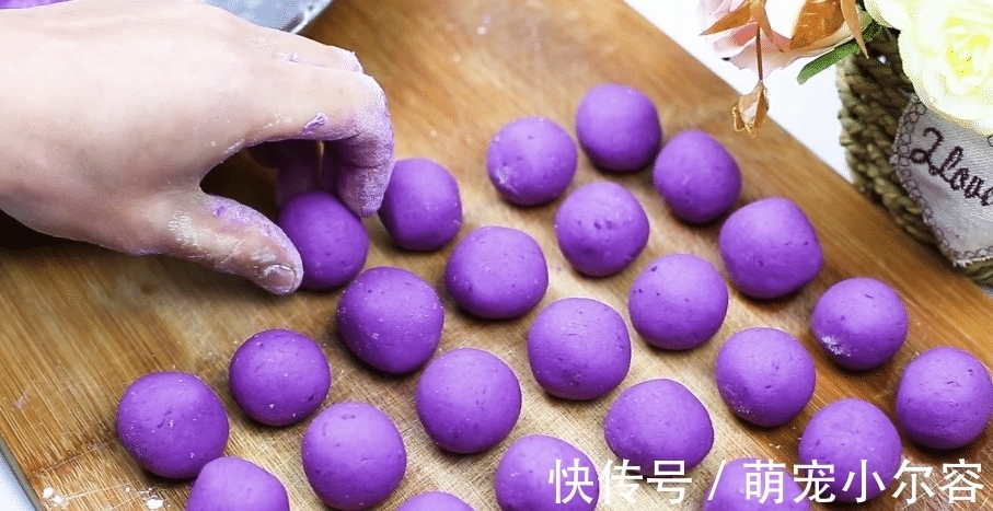 紫薯这吃法太香了，新做法教会你，春节家宴做一锅，端上桌就扫光