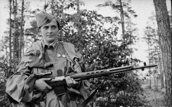 战争|二战传奇女狙击手，第一个被罗斯福接见的苏联平民，却在58岁去世